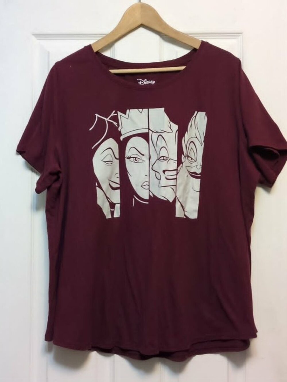 EVRI T Shirt Burgundy Plus Sz 2X Disney Villains Collectible Vacation Resortwear